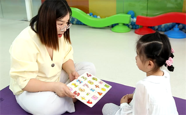 四歲寶寶說話吐字不清是怎么回事？