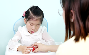 孩子語言表達不清楚是什么原因？