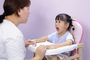 父母跟孩子說“BB”話有害嗎？