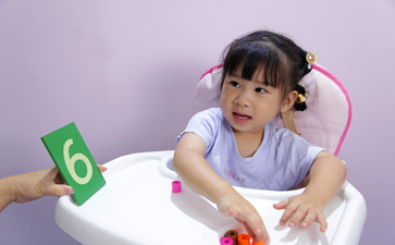 小孩語言發(fā)育障礙的原因有哪些？